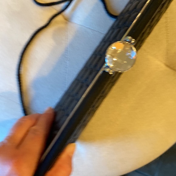 Black clutch or has strap. Excellent condition! - Picture 9 of 10